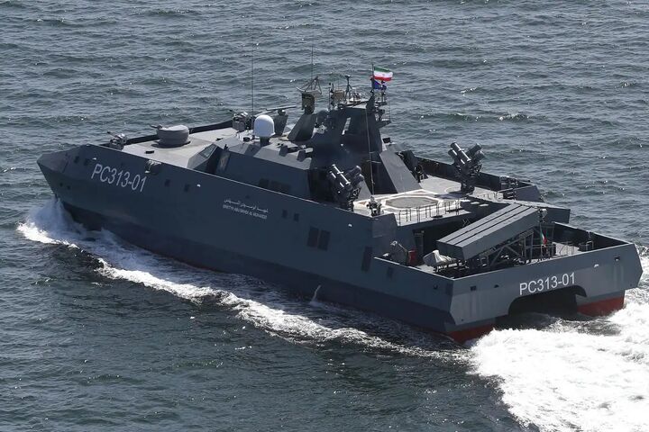 حضور ناوهای نیروی دریایی سپاه در رزمایش مرکب کمربند امنیتی ۲۰۲۴ حضور ناوهای نیروی دریایی سپاه در رزمایش مرکب کمربند امنیتی ۲۰۲۴