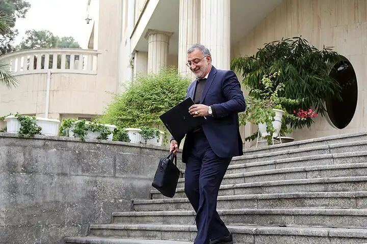 شوخی عجیب زاکانی با خبرنگار در مورد ترافیک تهران/ شنبه ۴ ایستگاه جدید مترو افتتاح میشود + فیلم شوخی عجیب زاکانی با خبرنگار در مورد ترافیک تهران/ شنبه ۴ ایستگاه جدید مترو افتتاح میشود + فیلم