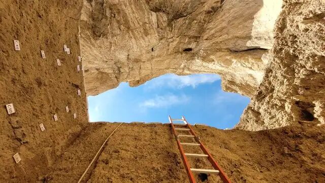 کشف یک محوطه فراپارینهسنگی و نوسنگی در استان فارس کشف یک محوطه فراپارینهسنگی و نوسنگی در استان فارس