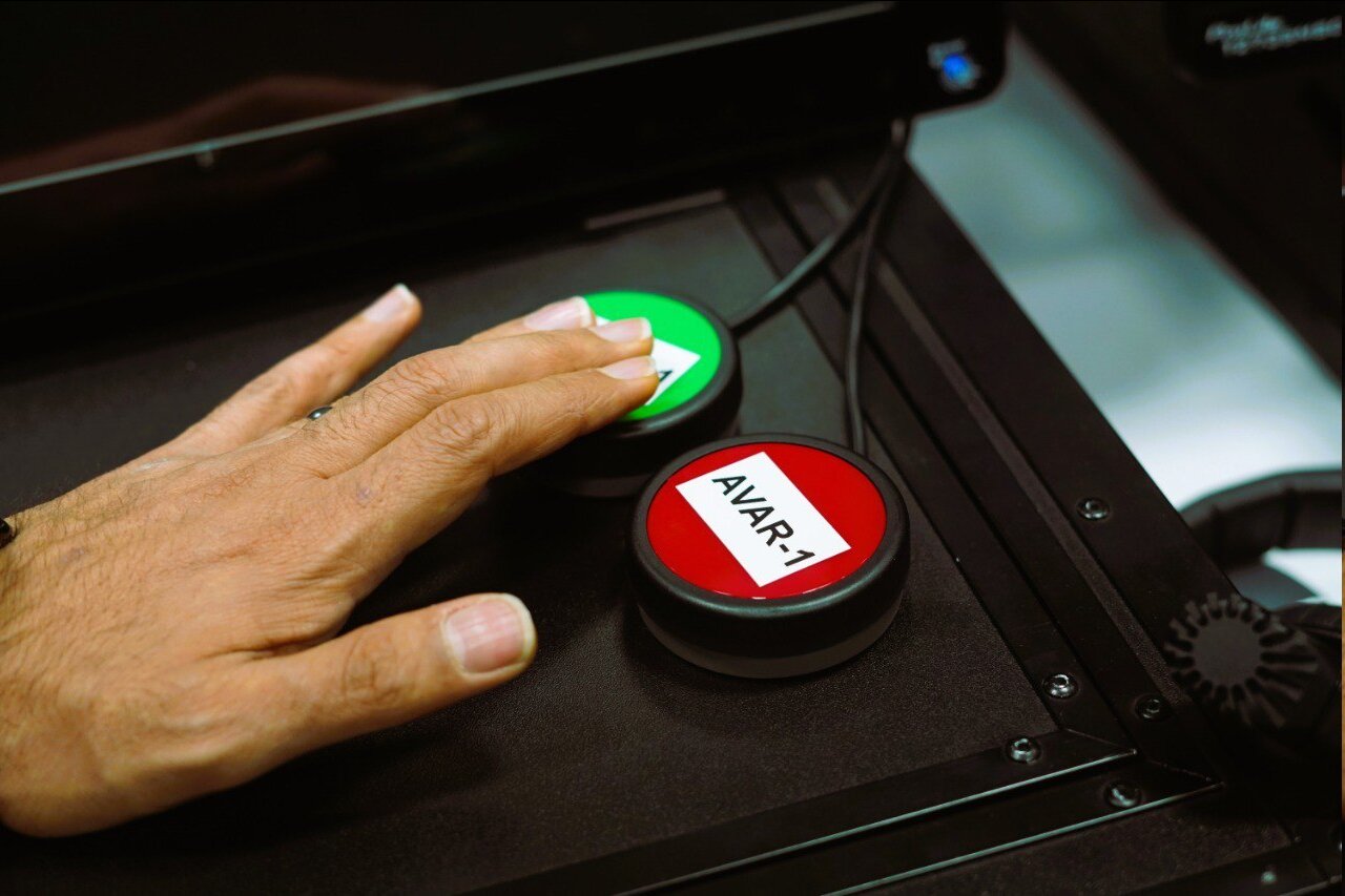 بازدید تیم داوری دربی از اتاق VAR ورزشگاه آزادی + عکس