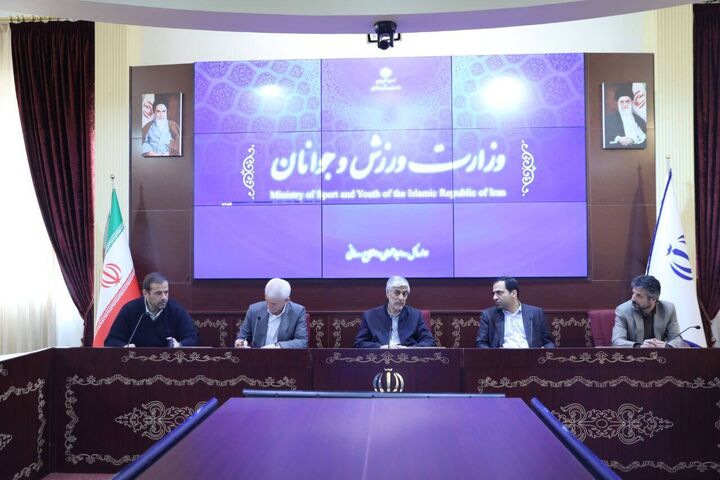 برگزاری سومین نشست اخذ مجوز حرفهای سرخابیها با حضور وزیر ورزش برگزاری سومین نشست اخذ مجوز حرفهای سرخابیها با حضور وزیر ورزش