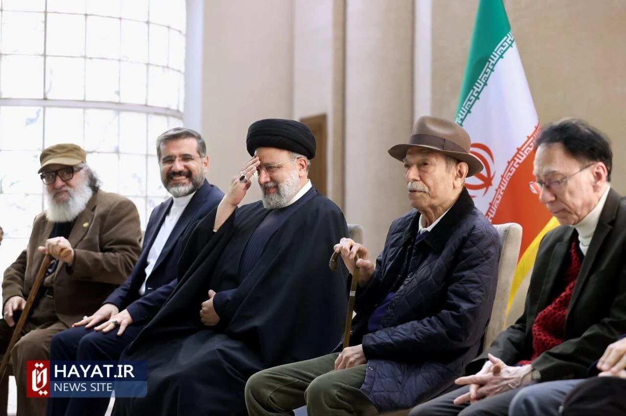 پیشرفتهای چشمگیر کشور در راستای معرفی ایران پیشرفته و فنآور به تصویر کشیده شوند/ اهتمام دولت به حمایت مالی از هنرمندان