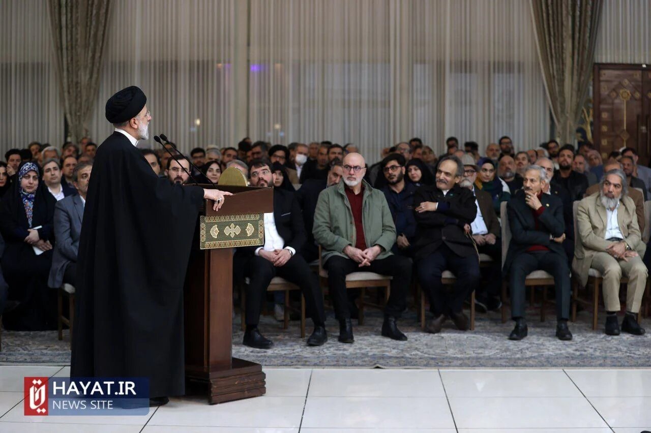 پیشرفتهای چشمگیر کشور در راستای معرفی ایران پیشرفته و فنآور به تصویر کشیده شوند/ اهتمام دولت به حمایت مالی از هنرمندان