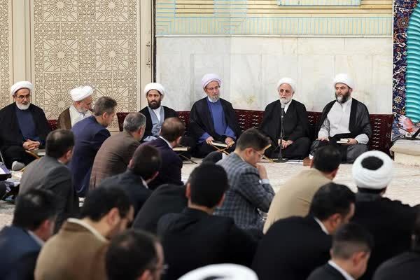 افراد زیادی در زندان به قرآن پناه میبرند افراد زیادی در زندان به قرآن پناه میبرند