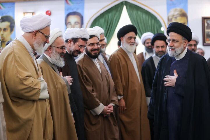 دولت همواره حوزههای علمیه را همراه و پشتیبان خود میداند دولت همواره حوزههای علمیه را همراه و پشتیبان خود میداند