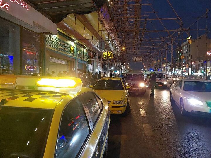 افزایش تعداد تاکسی در منطقه ۱۳ برای سرویس رسانی به شهروندان در آستانه نوروز افزایش تعداد تاکسی در منطقه ۱۳ برای سرویس رسانی به شهروندان در آستانه نوروز