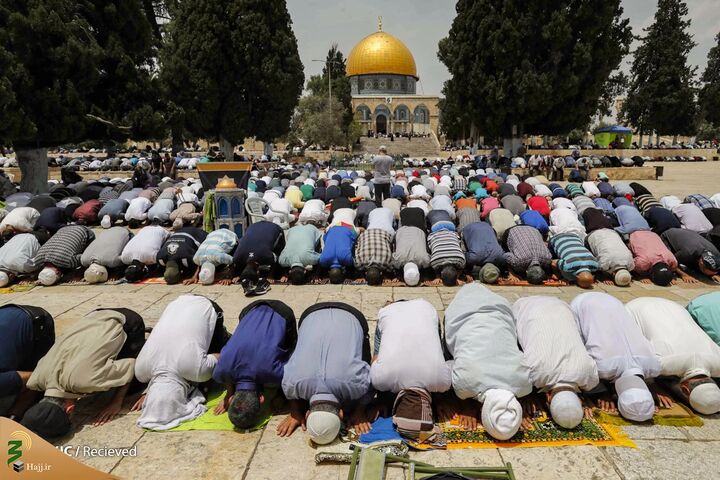 اقامه نماز جمعه در مسجدالاقصی با حضور هزاران فلسطینی اقامه نماز جمعه در مسجدالاقصی با حضور هزاران فلسطینی