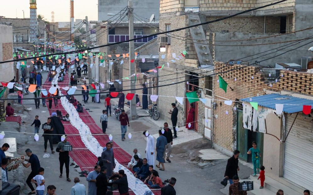 سفره افطار ۲۰۰ متری در اهواز