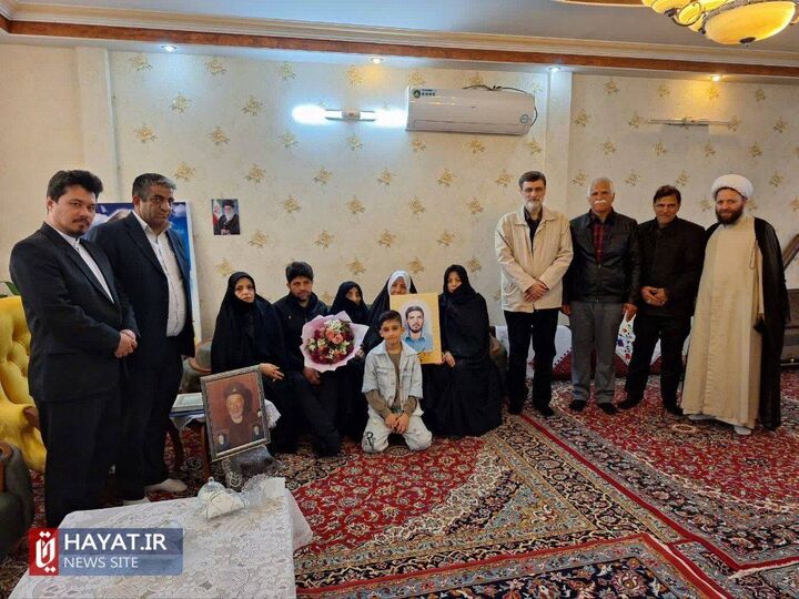 دیدار قاضیزاده هاشمی با مادر شهید سیدمحمدحامد مسکون در مشهد مقدس دیدار قاضیزاده هاشمی با مادر شهید سیدمحمدحامد مسکون در مشهد مقدس