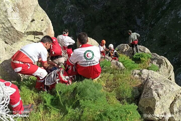نجات پنج جوان گمشده در ارتفاعات قلعه بابک کلیبر نجات پنج جوان گمشده در ارتفاعات قلعه بابک کلیبر