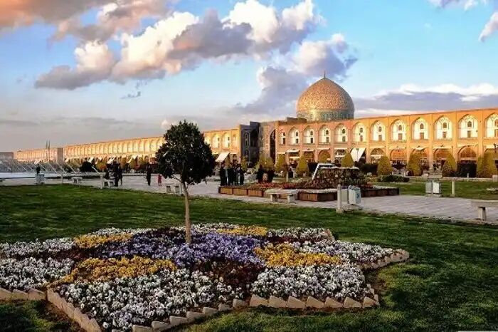 هوای اصفهان در چهاردهمین روز بهار پاک است