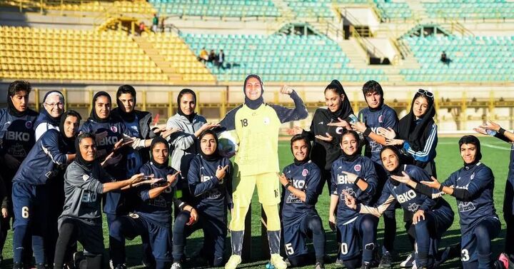 قهرمانی دوباره خاتون بم بدون ملیکا محمدی قهرمانی دوباره خاتون بم بدون ملیکا محمدی