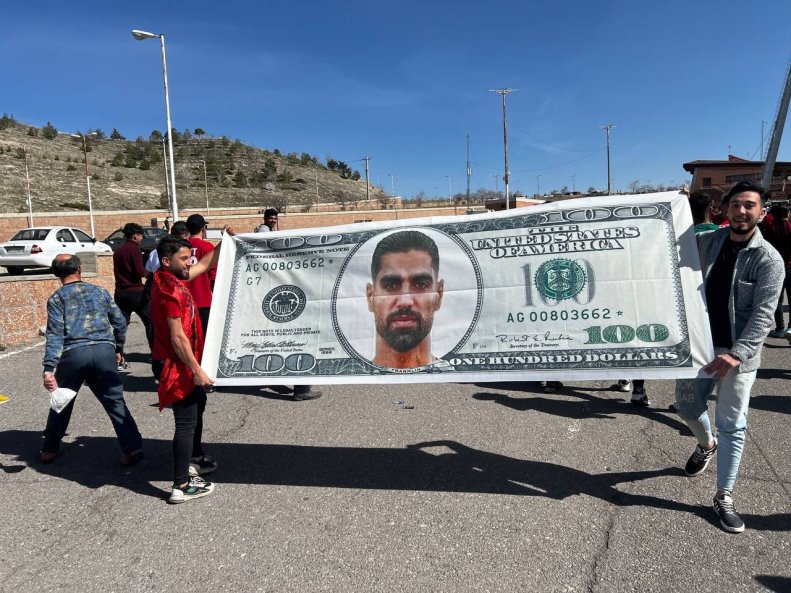 دلار رضا اسدی در تبریز چاپ شد + عکس