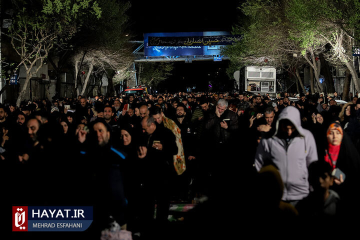 احیای شب بیست و یکم ماه رمضان در خیابان ری