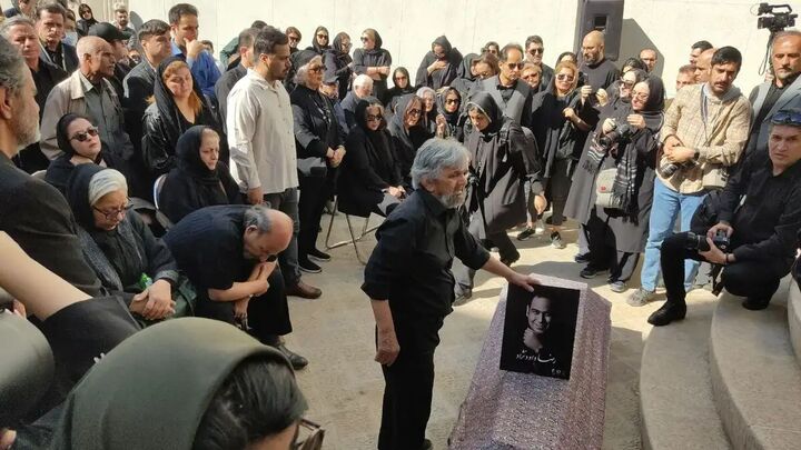 واکنش پژمان بازغی و یوسف تیموری در غم از دست دادن رضا داودنژاد + فیلم واکنش پژمان بازغی و یوسف تیموری در غم از دست دادن رضا داودنژاد + فیلم