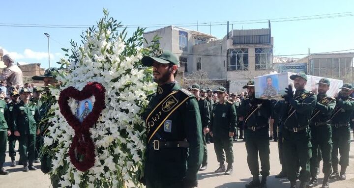 پیکر شهید عباس صالحی روزبهانی در زادگاهش به خاک سپرده شد پیکر شهید عباس صالحی روزبهانی در زادگاهش به خاک سپرده شد
