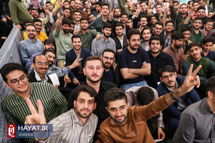 دیدار رمضانی جمعی از دانشجویان با رهبر انقلاب