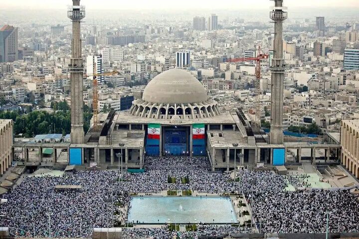 مصلای امام خمینی آماده برگزاری نماز عید فطر مصلای امام خمینی آماده برگزاری نماز عید فطر