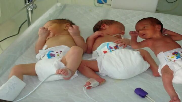 مادر ۳۰ ساله سنندجی در سومین بارداری ۳ قلو به دنیا آورد مادر ۳۰ ساله سنندجی در سومین بارداری ۳ قلو به دنیا آورد