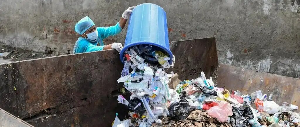 ماجرای زباله‌های عفونی و تغییر مدیریتی در بیمارستان چالوس