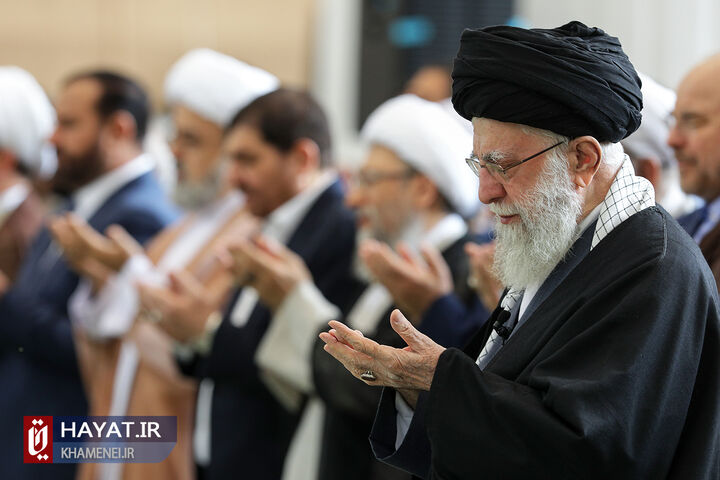 اقامه نماز عید فطر به امامت رهبر انقلاب
