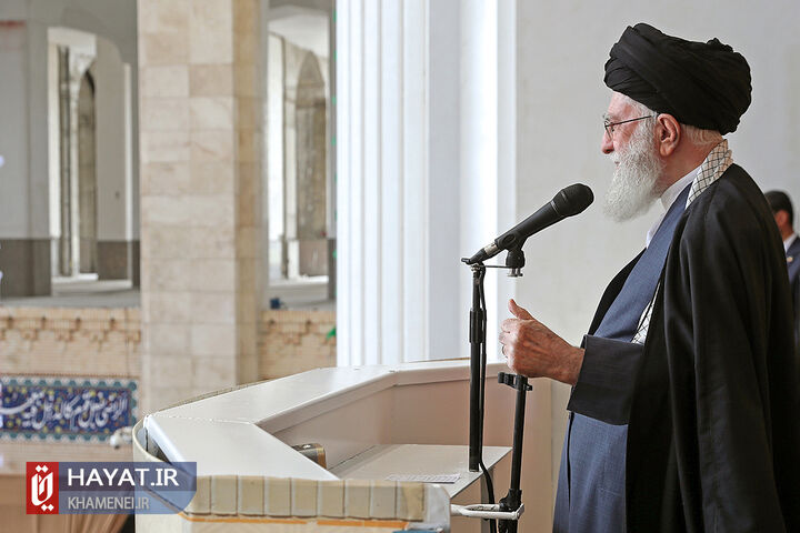 اقامه نماز عید فطر به امامت رهبر انقلاب