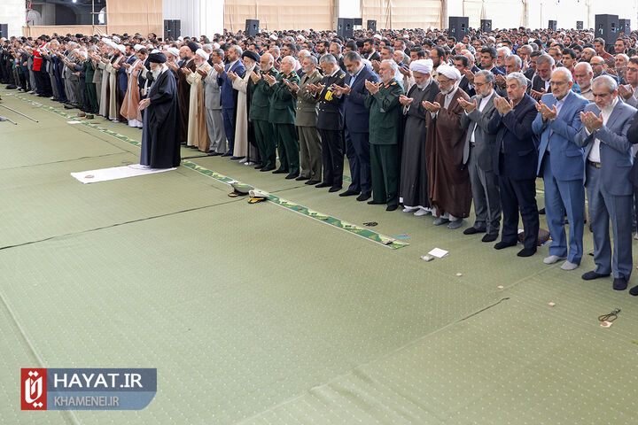 اقامه نماز عید فطر به امامت رهبر انقلاب
