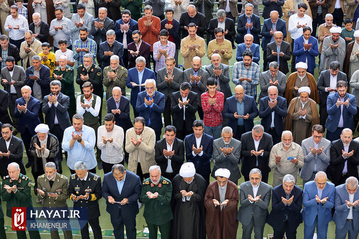 اقامه نماز عید فطر به امامت رهبر انقلاب