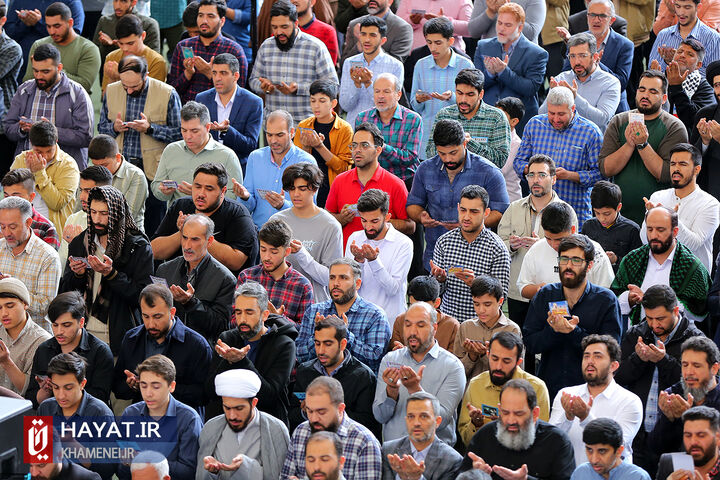 اقامه نماز عید فطر به امامت رهبر انقلاب