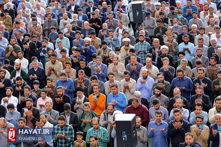 اقامه نماز عید فطر به امامت رهبر انقلاب