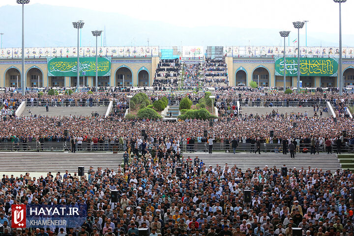 اقامه نماز عید فطر به امامت رهبر انقلاب