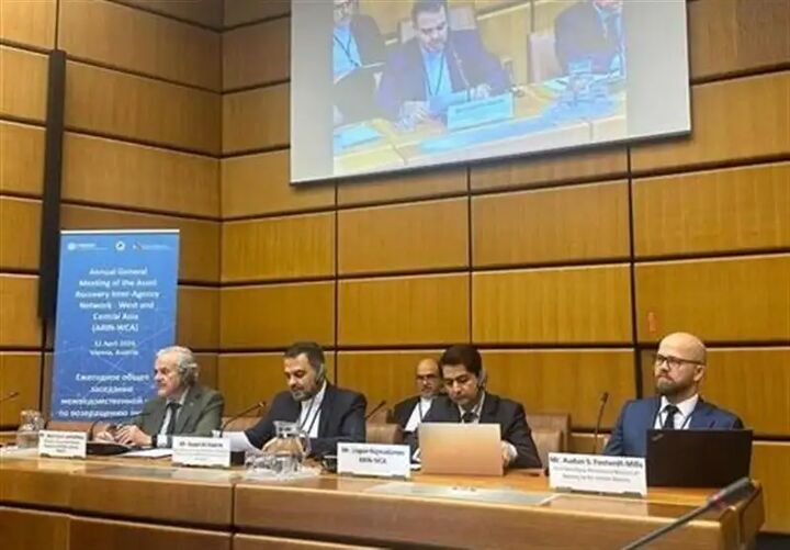 «راهبرد ملّی مقابله با فساد» در دستور کار است «راهبرد ملّی مقابله با فساد» در دستور کار است