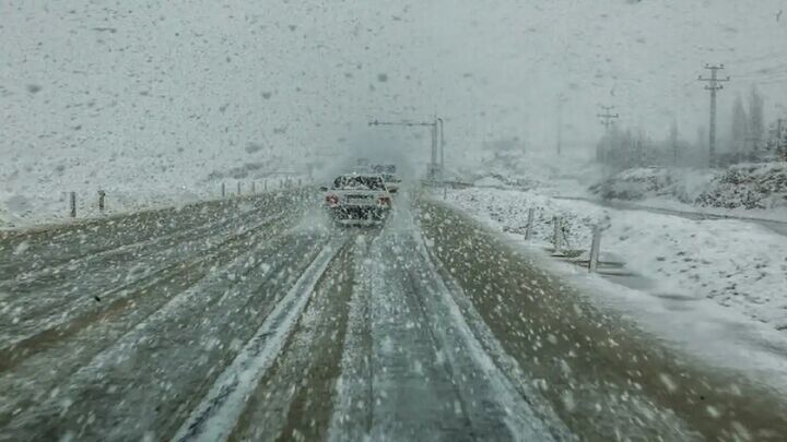 بهار برفی در جاده ترانزیتی درگز خراسان رضوی بهار برفی در جاده ترانزیتی درگز خراسان رضوی