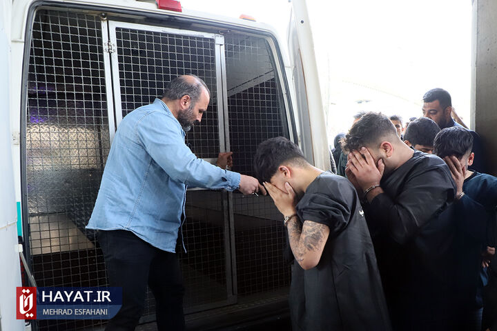 اعترافات جنجالی سارقین مسلح اتوبان صدر پس از دستگیری + فیلم اعترافات جنجالی سارقین مسلح اتوبان صدر پس از دستگیری + فیلم