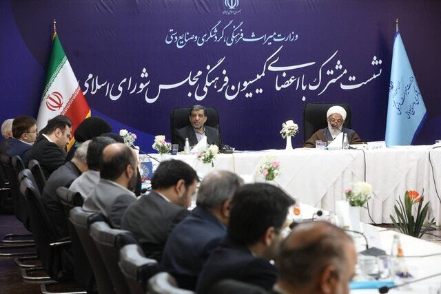 نیمی از مردم دنیا بدون ویزا میتوانند به ایران سفر کنند نیمی از مردم دنیا بدون ویزا میتوانند به ایران سفر کنند