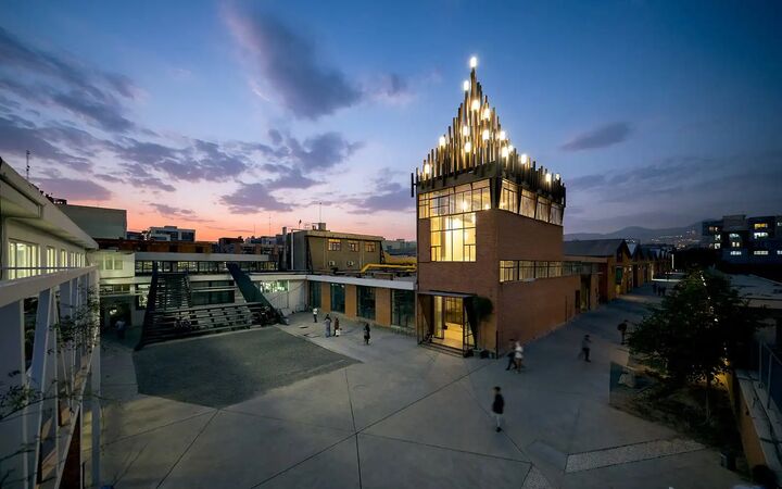 از اجاره نجومی تا مذاکره برای خرید کارخانه استارتاپ سازی از اجاره نجومی تا مذاکره برای خرید کارخانه استارتاپ سازی