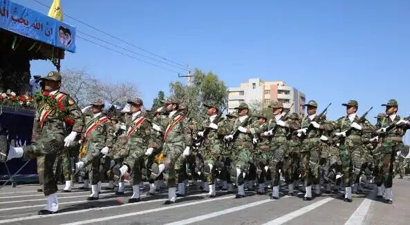 اعلام محدودیتهای ترافیکی رژه روز ارتش در اهواز اعلام محدودیتهای ترافیکی رژه روز ارتش در اهواز