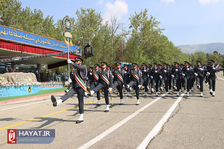 مراسم گرامیداشت روز ارتش جمهوری اسلامی ایران
