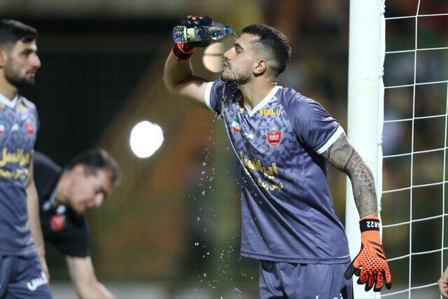 دروازهبان ۵۰۰ میلیونی به جای ۱۰ میلیاردی! دروازهبان ۵۰۰ میلیونی به جای ۱۰ میلیاردی!