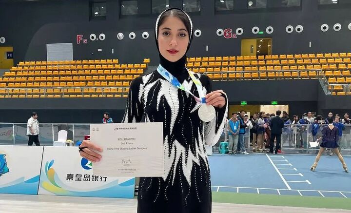 با کمک مسئولین اسکیت میتواند مدالهای بیشتری کسب کند با کمک مسئولین اسکیت میتواند مدالهای بیشتری کسب کند