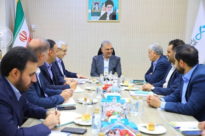 اهتمام بانک دی به پرداخت تسهیلات خرد به ایثارگران اهتمام بانک دی به پرداخت تسهیلات خرد به ایثارگران