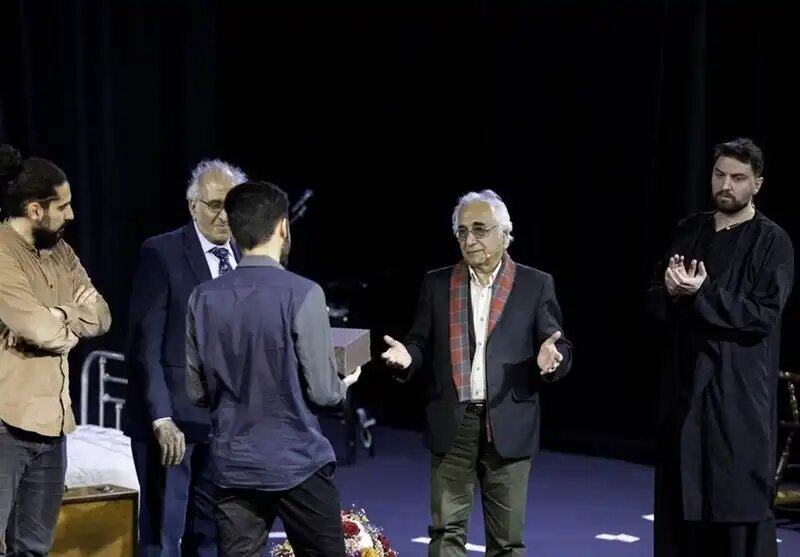 آیین نکوداشت شمس لنگرودی در تماشاخانه ملک برگزار شد