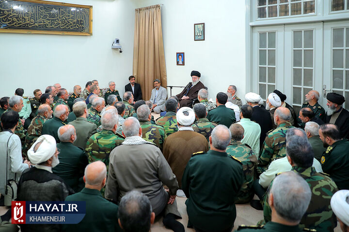 دیدار جمعی از فرماندهان نیروهای مسلح با رهبر انقلاب