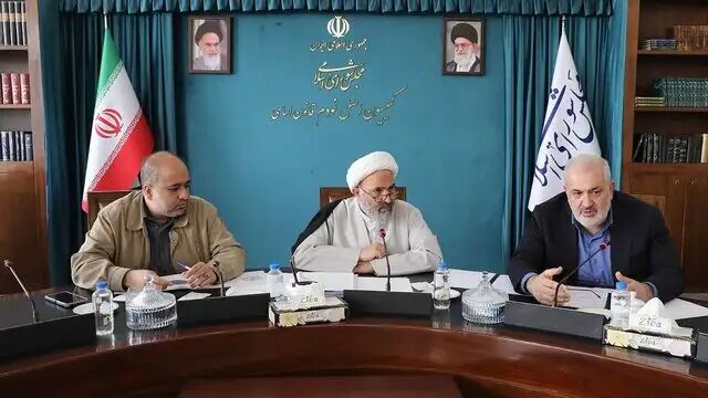 ۲ میلیارد و ۴۰۰ میلیون دلار برای واردات قطعات خودروها مونتاژی هزینه میشود ۲ میلیارد و ۴۰۰ میلیون دلار برای واردات قطعات خودروها مونتاژی هزینه میشود