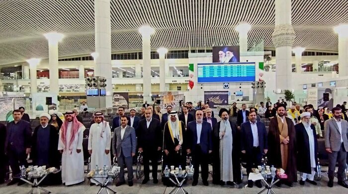 نخستین گروه از زائران عمره راهی عربستان شدند/ آغاز اعزام به حج تمتع از ٢۴ اردیبهشت‌ماه + تصاویر