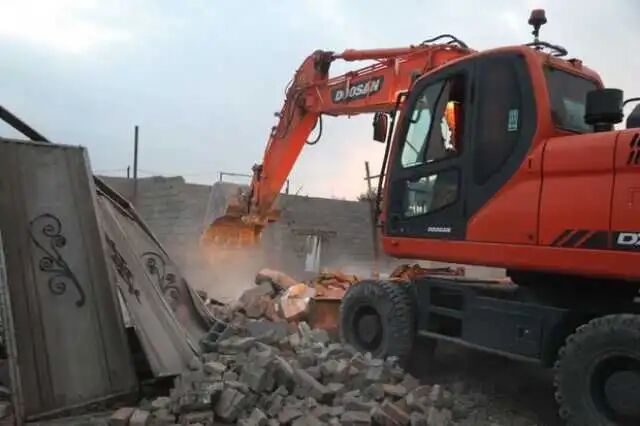 ساختوساز غیرمجاز در زیارت گرگان پس از ۲۰ سال متوقف شد ساختوساز غیرمجاز در زیارت گرگان پس از ۲۰ سال متوقف شد