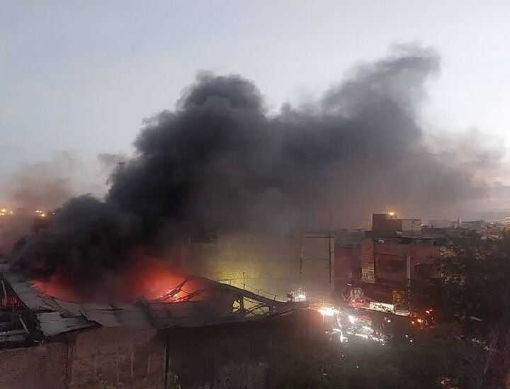 آتشسوزی انبار گوگرد در مشهد مهار شد آتشسوزی انبار گوگرد در مشهد مهار شد