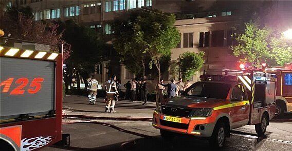 آتشسوزی در انبار داروی بیمارستان امام حسین (ع) آتشسوزی در انبار داروی بیمارستان امام حسین (ع)