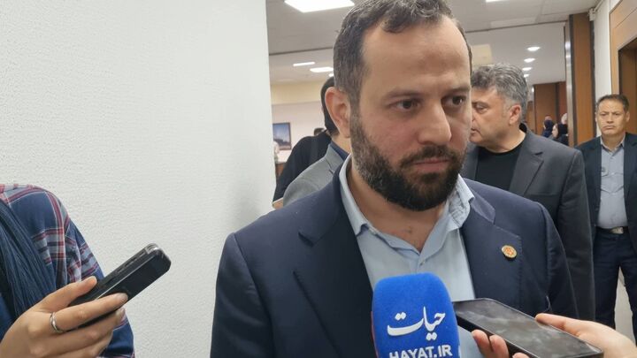 ۱۳ هزار خودروی وارداتی در گمرک + عرضه خودروهای برقی ظرف یکی دو روز آینده + فیلم ۱۳ هزار خودروی وارداتی در گمرک + عرضه خودروهای برقی ظرف یکی دو روز آینده + فیلم