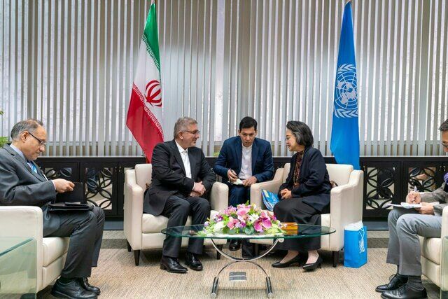 سفر معاون رئیسجمهور و رئیس سازمان برنامه و بودجه به تایلند سفر معاون رئیسجمهور و رئیس سازمان برنامه و بودجه به تایلند